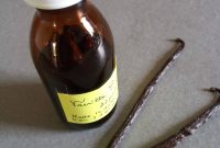 How to Make Homemade Sugar-Free Vanilla Extract