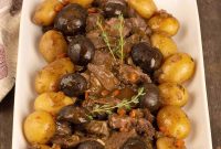 Slow Cooker Beef Pot Roast with Mushrooms and Red Wine香