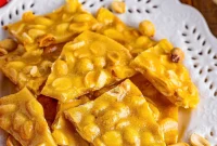Quick Microwave Peanut Brittle Recipe – Ready in Minutes