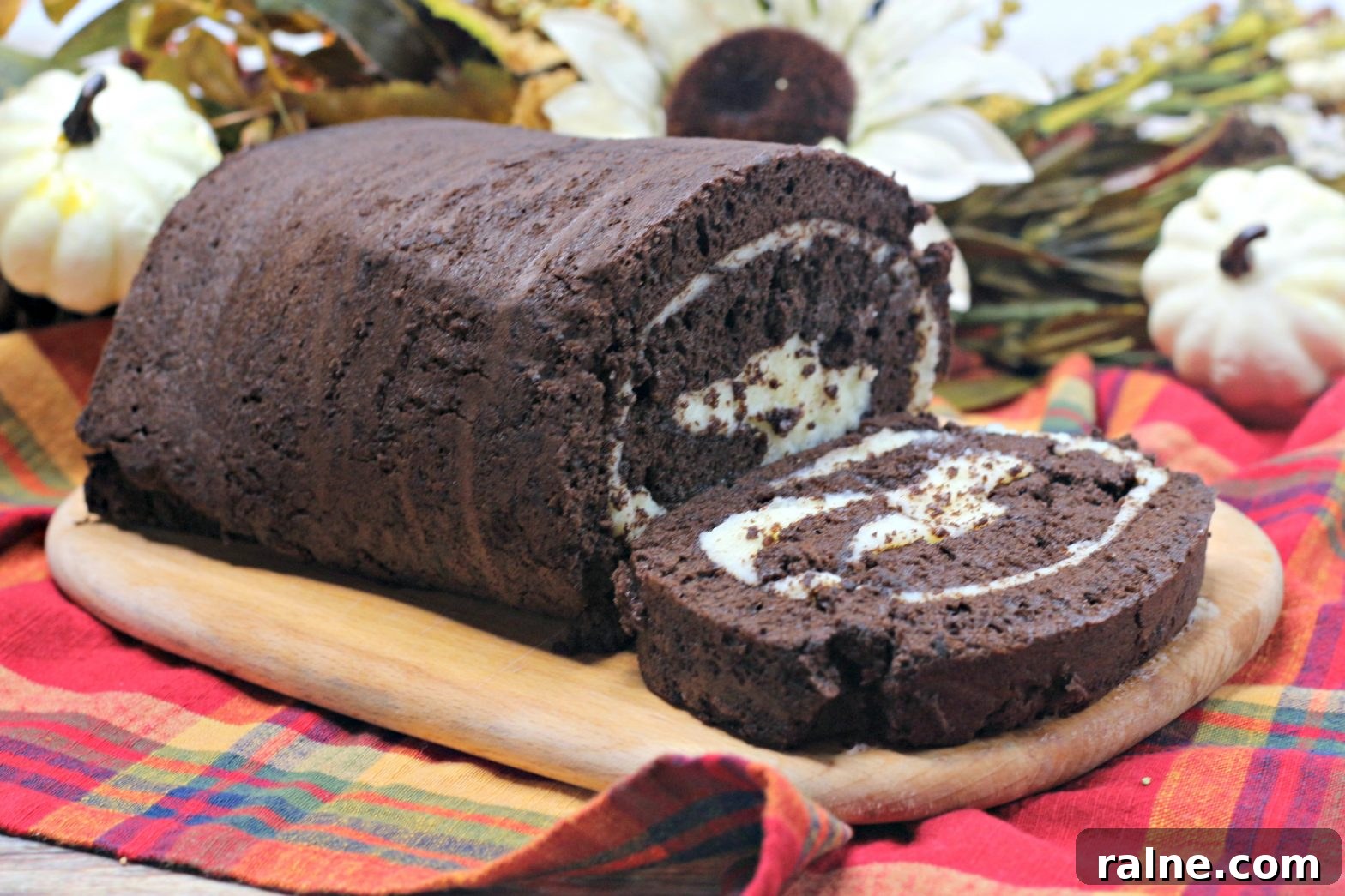 Chocolate Pumpkin Spice Roll Cake Recipe 5 img 137 4