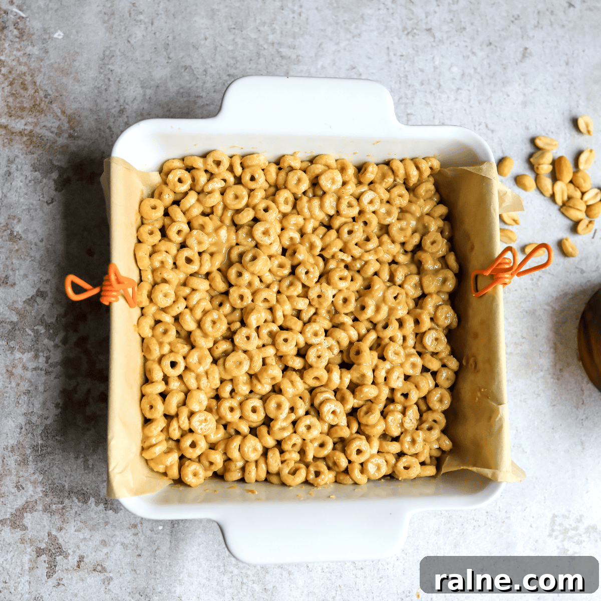 No-Bake Peanut Butter Cheerio Bars Recipe 5 img 16729 4