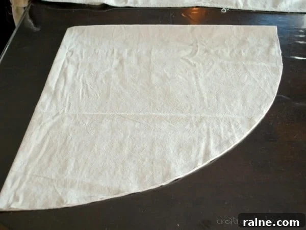 How to Make a Ruffled Christmas Tree Skirt