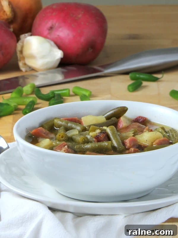 Low Carb, Hearty Ham and Green Bean Soup | Low Carb, Gluten-free, Dairy-free | Momcanihavethat.com