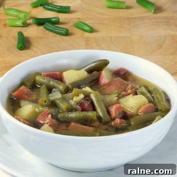 Low Carb, Hearty Ham and Green Bean Soup | Low Carb, Gluten-free, Dairy-free | Momcanihavethat.com
