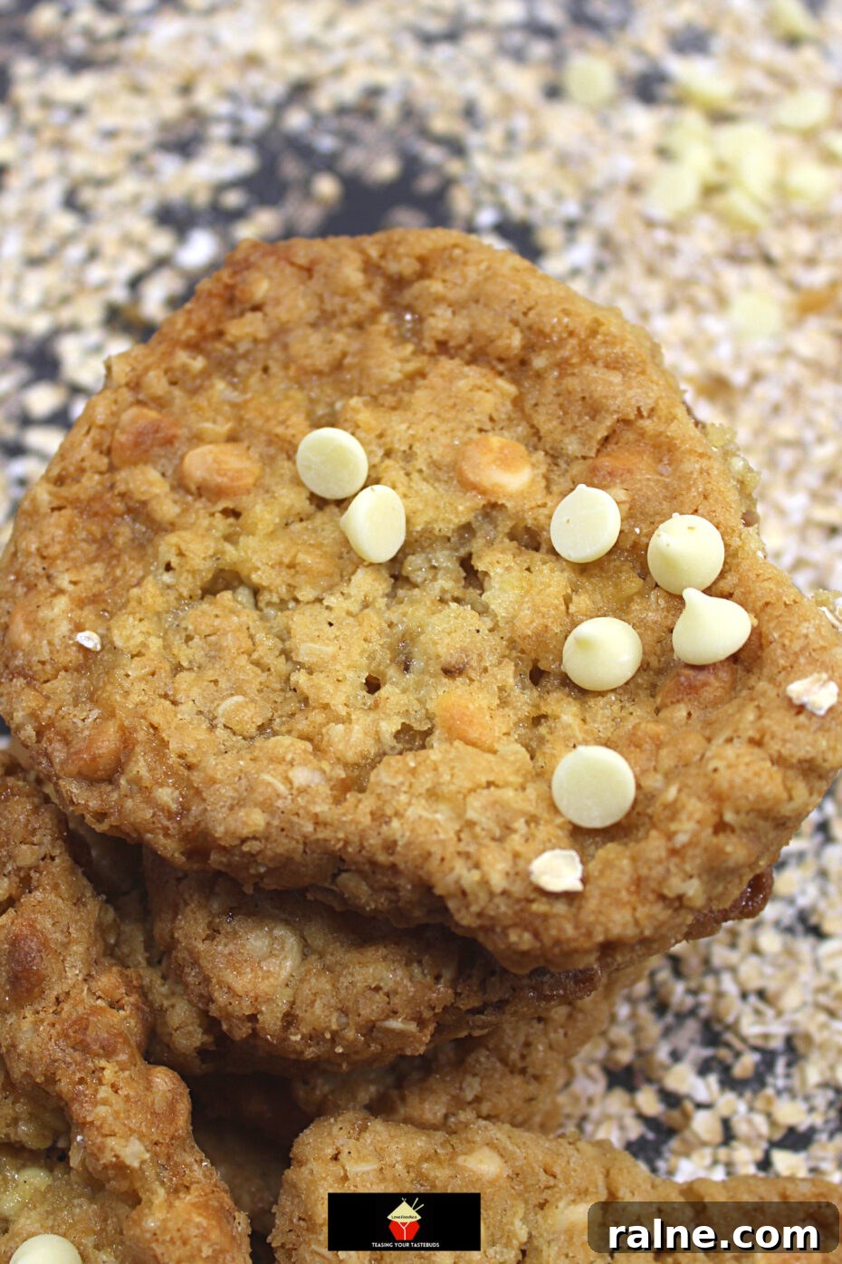 Chewy White Chocolate Oatmeal Cookie Recipe for Soft, Gooey Bites 3 Chewy White Chocolate Oatmeal Cookies. Soft and Chewy on the inside and crispy on the outside, these are the BEST EVER oatmeal cookies, loaded with white chocolate. A simple classic cookie recipe