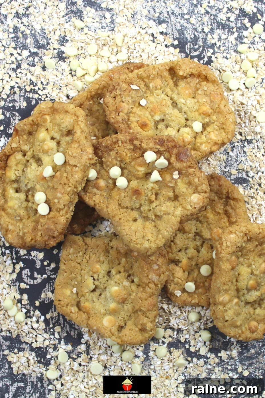 Chewy White Chocolate Oatmeal Cookie Recipe for Soft, Gooey Bites 4 Chewy White Chocolate Oatmeal Cookies. Soft and Chewy on the inside and crispy on the outside, these are the BEST EVER oatmeal cookies, loaded with white chocolate. A simple classic cookie recipe
