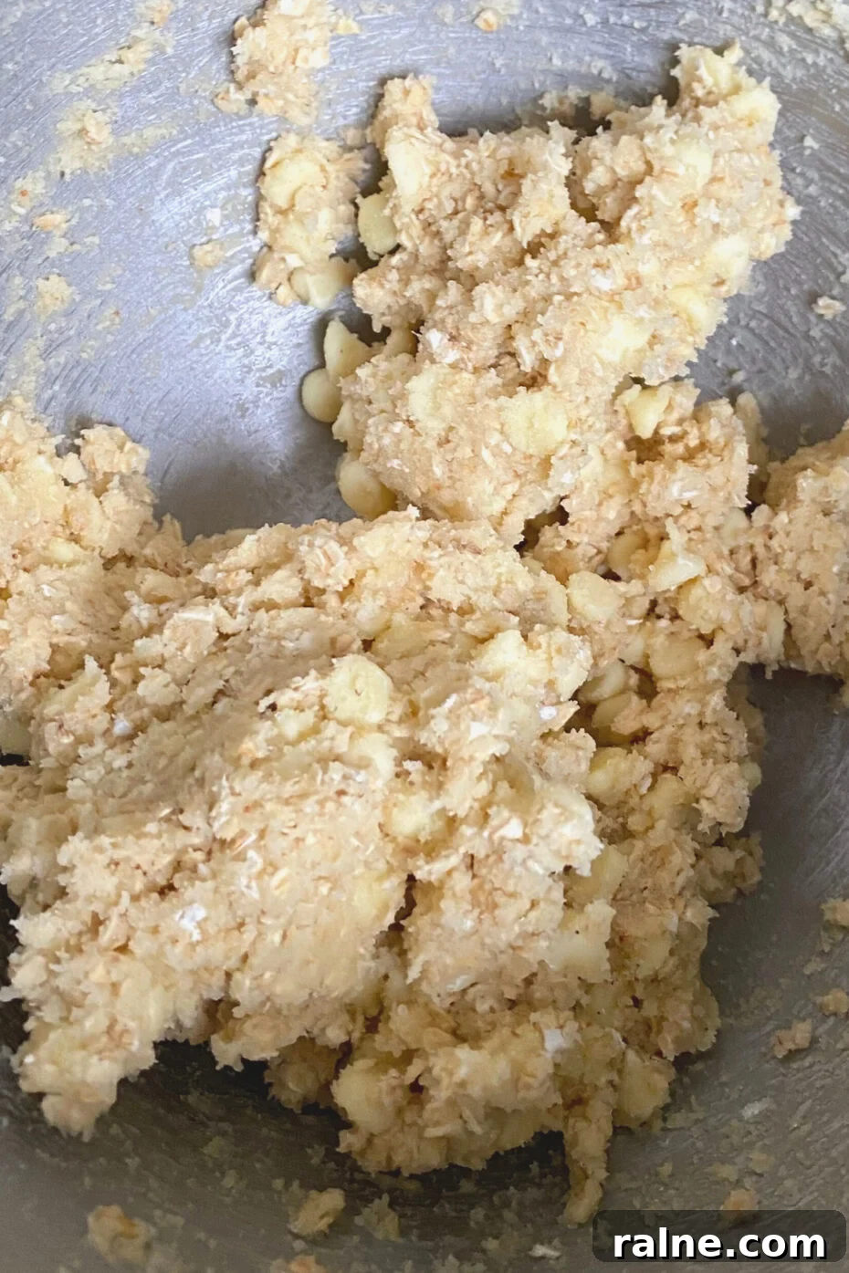 Chewy White Chocolate Oatmeal Cookie Recipe for Soft, Gooey Bites 5 Chewy White Chocolate Oatmeal Cookies, cookie dough consistency