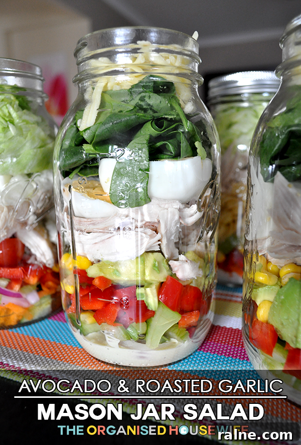 25+ Mason Jar Recipes for Quick Meals & Snacks 27 Avocado and Roasted Garlic Mason Jar Salad | 25+ Mason Jar Eats