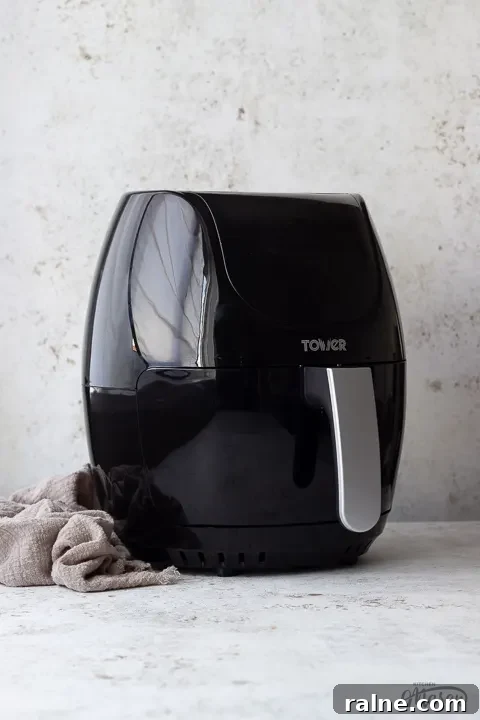 T17067 Tower Air Fryer Review: Real Results and Key Features 12 Side view of a Tower air fryer
