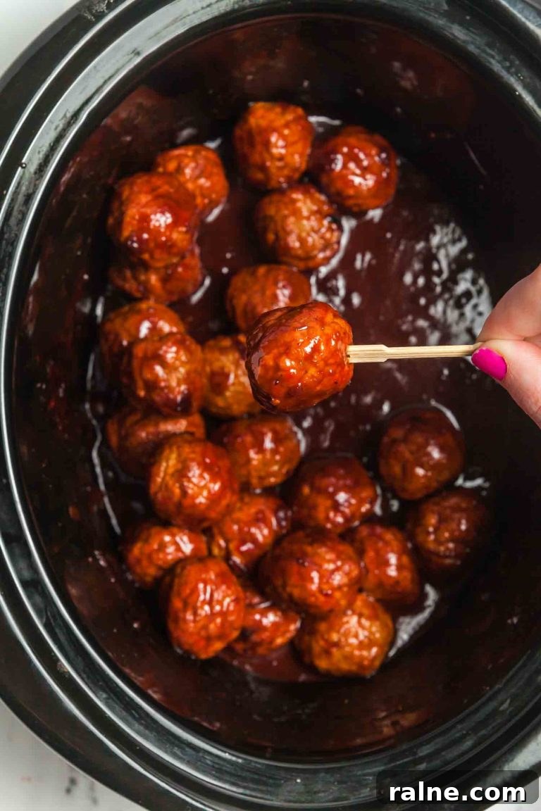 Spicy 4-Ingredient Cranberry Meatballs (Slow Cooker) 3 img 30885 2