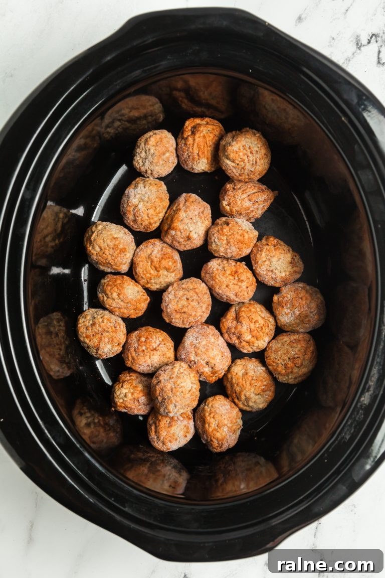 Spicy 4-Ingredient Cranberry Meatballs (Slow Cooker) 5 img 30885 4