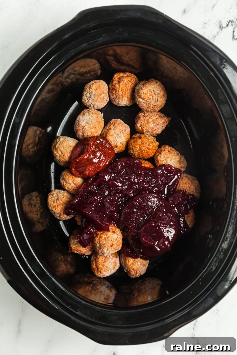 Spicy 4-Ingredient Cranberry Meatballs (Slow Cooker) 6 img 30885 5