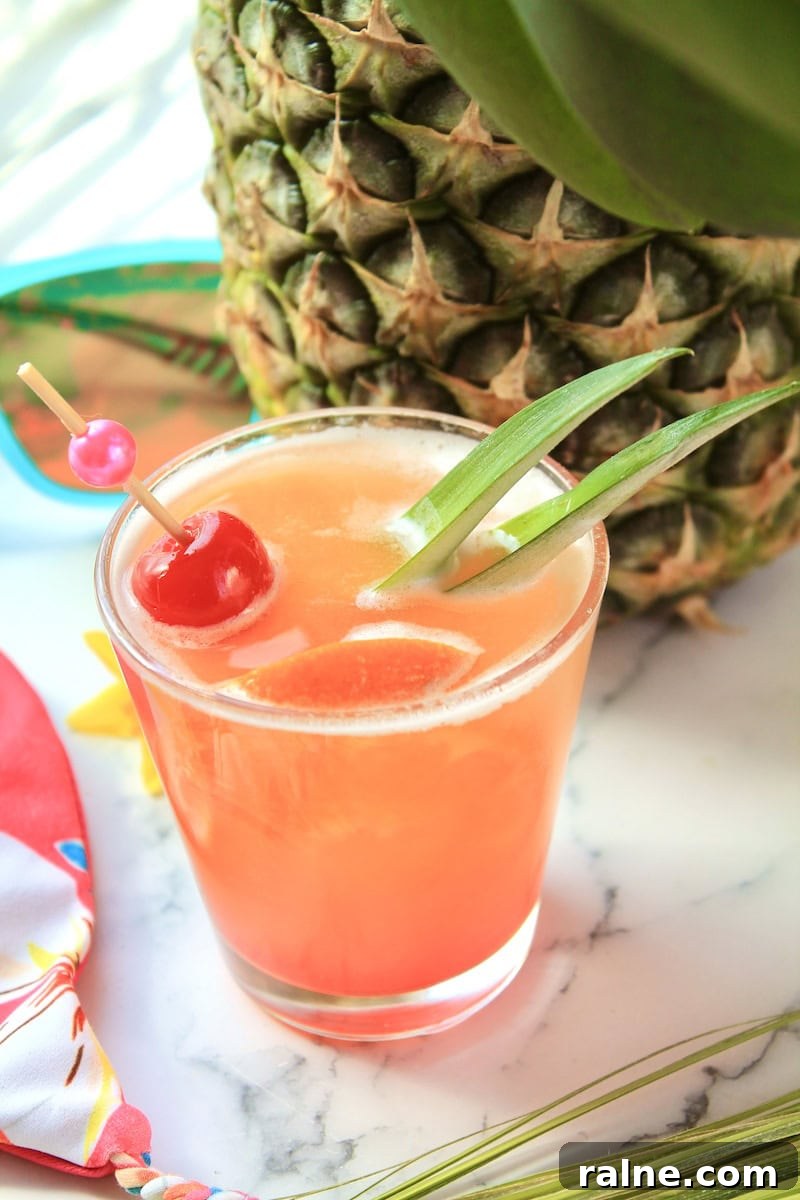 Pineapple Vodka Summer Cocktail: Tropical Fruity Drink Recipe 7 pineapple vodka cocktail