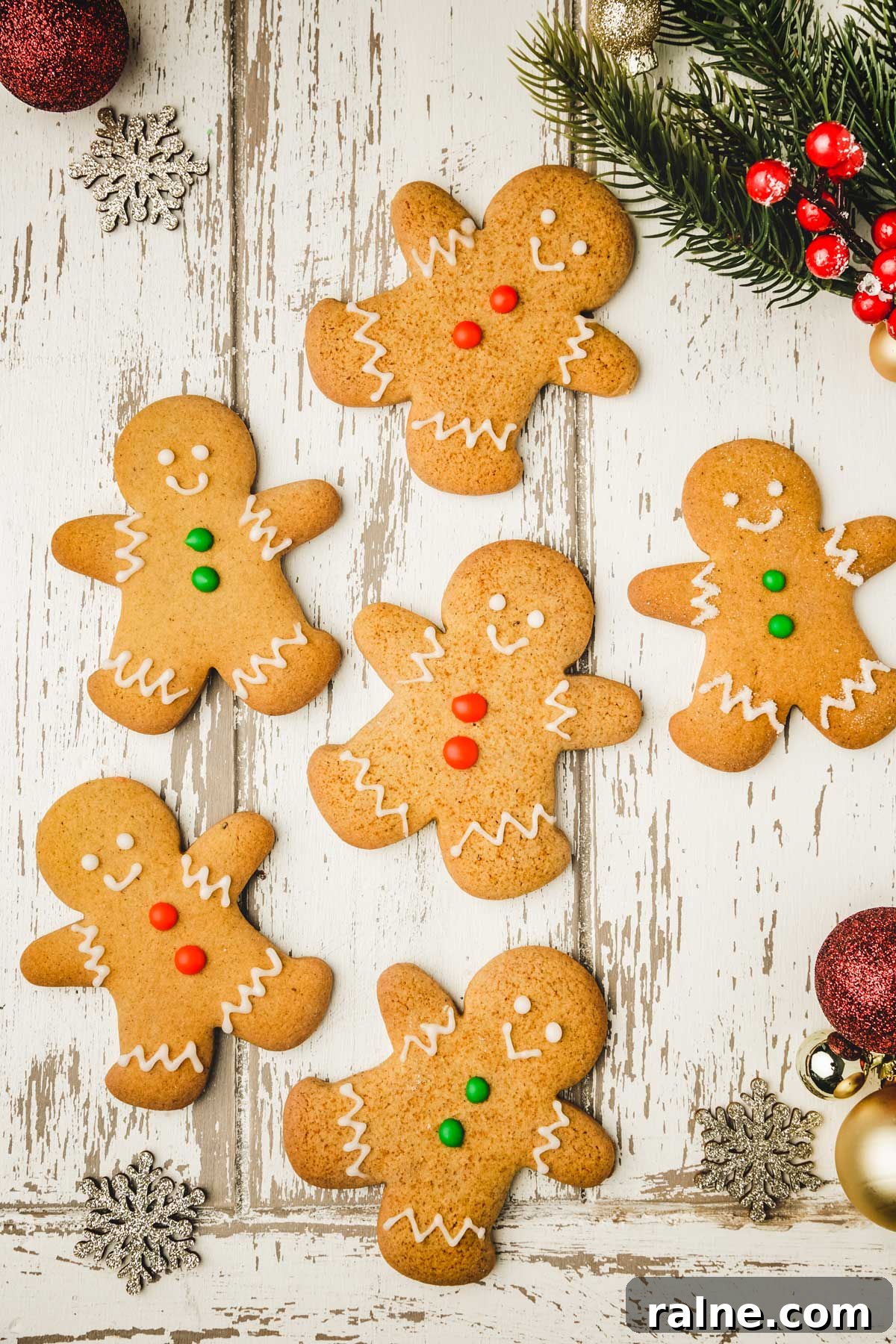 Gingerbread Man Recipe and Decorating Ideas 13 gingerbread men on a festive table