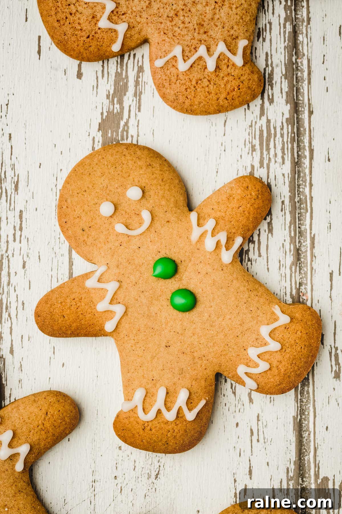 Gingerbread Man Recipe and Decorating Ideas 14 decorated gingerbread man on a table