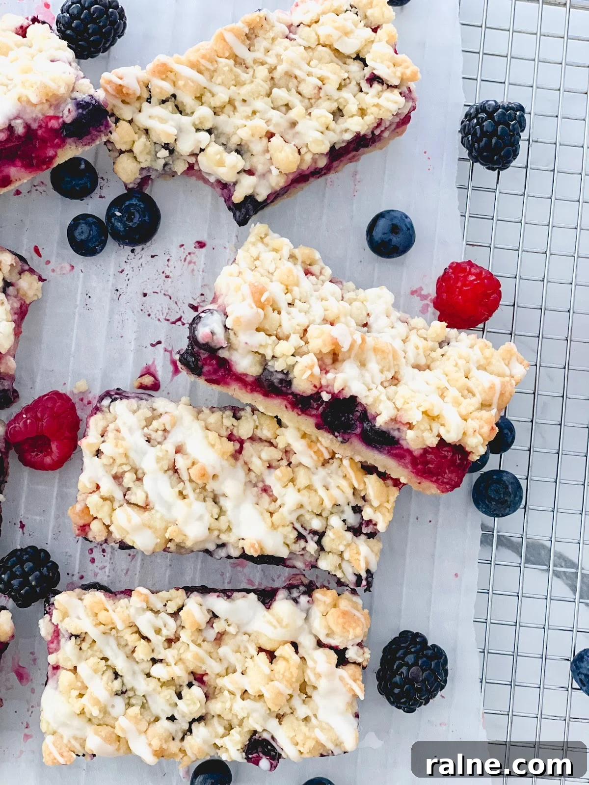 Mixed Berry Streusel Bars with Lemon Glaze 4 img 47 3