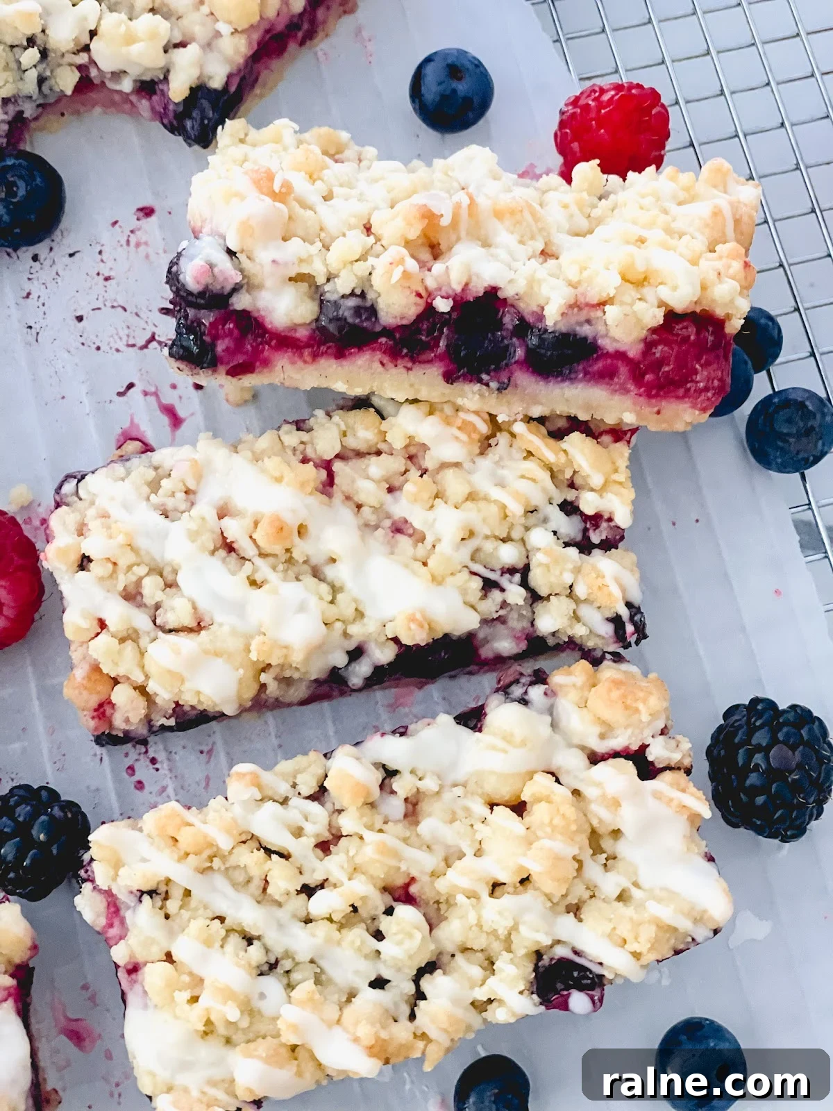 Mixed Berry Streusel Bars with Lemon Glaze 5 img 47 4