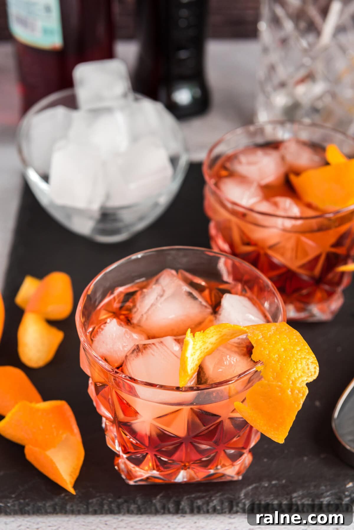 2 glasses of Negroni in rock glasses
